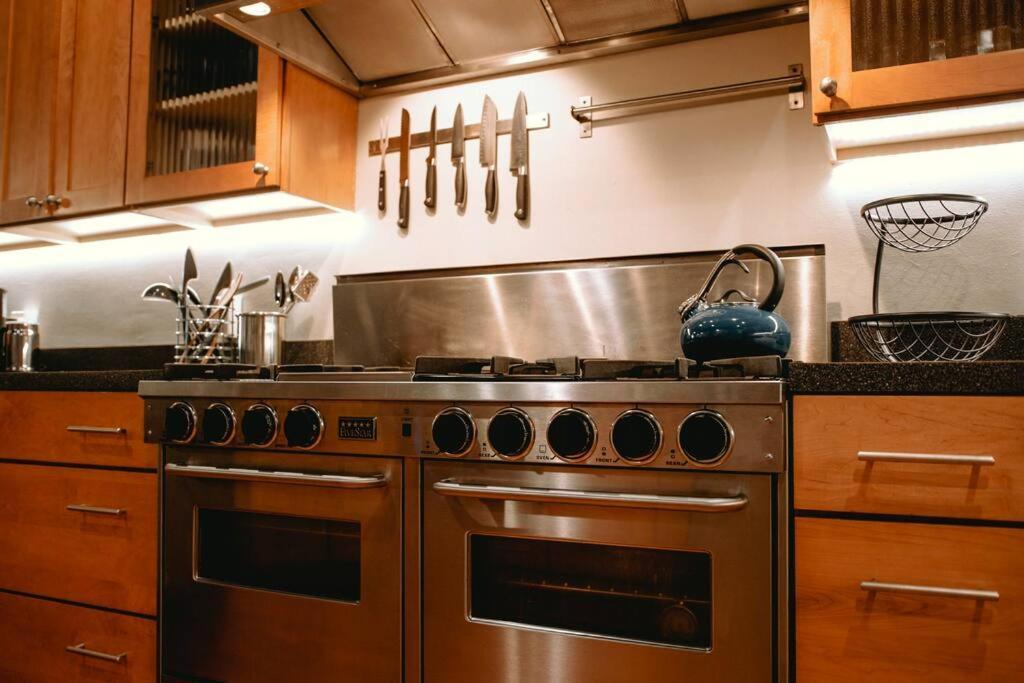The 511. A Luxury Loft On State St. Apartment Bristol Exterior photo